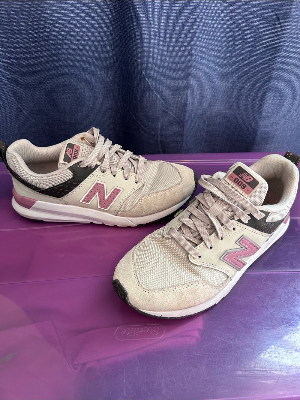 New Balance 009